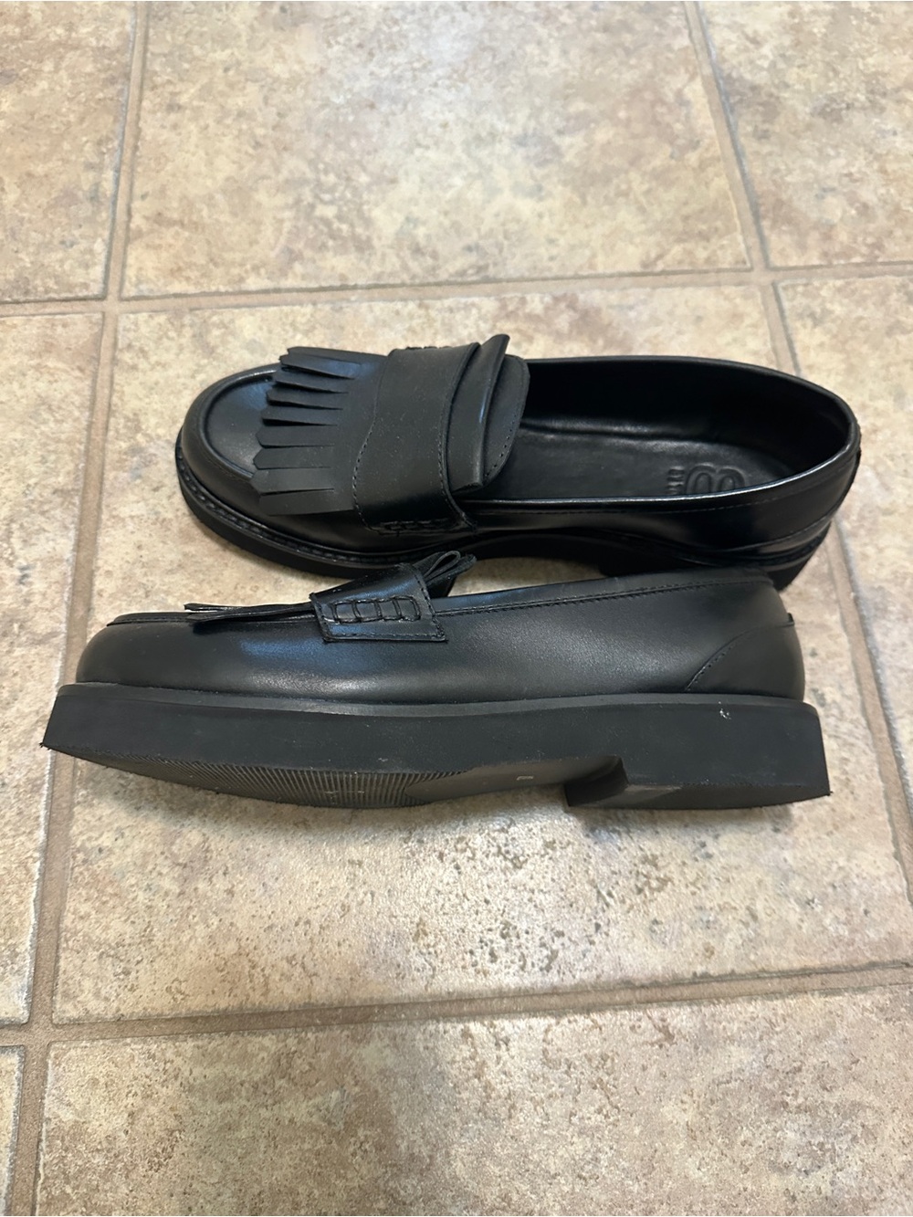 Women’s 8 By YOOX Leather Black Fringe Penny Loafers NWOT size 7